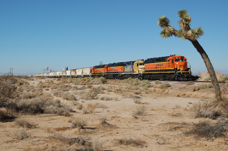 http://www.cuestapassrails.com/photos/BNSF/pages/pics/BNSF_1574c.jpg